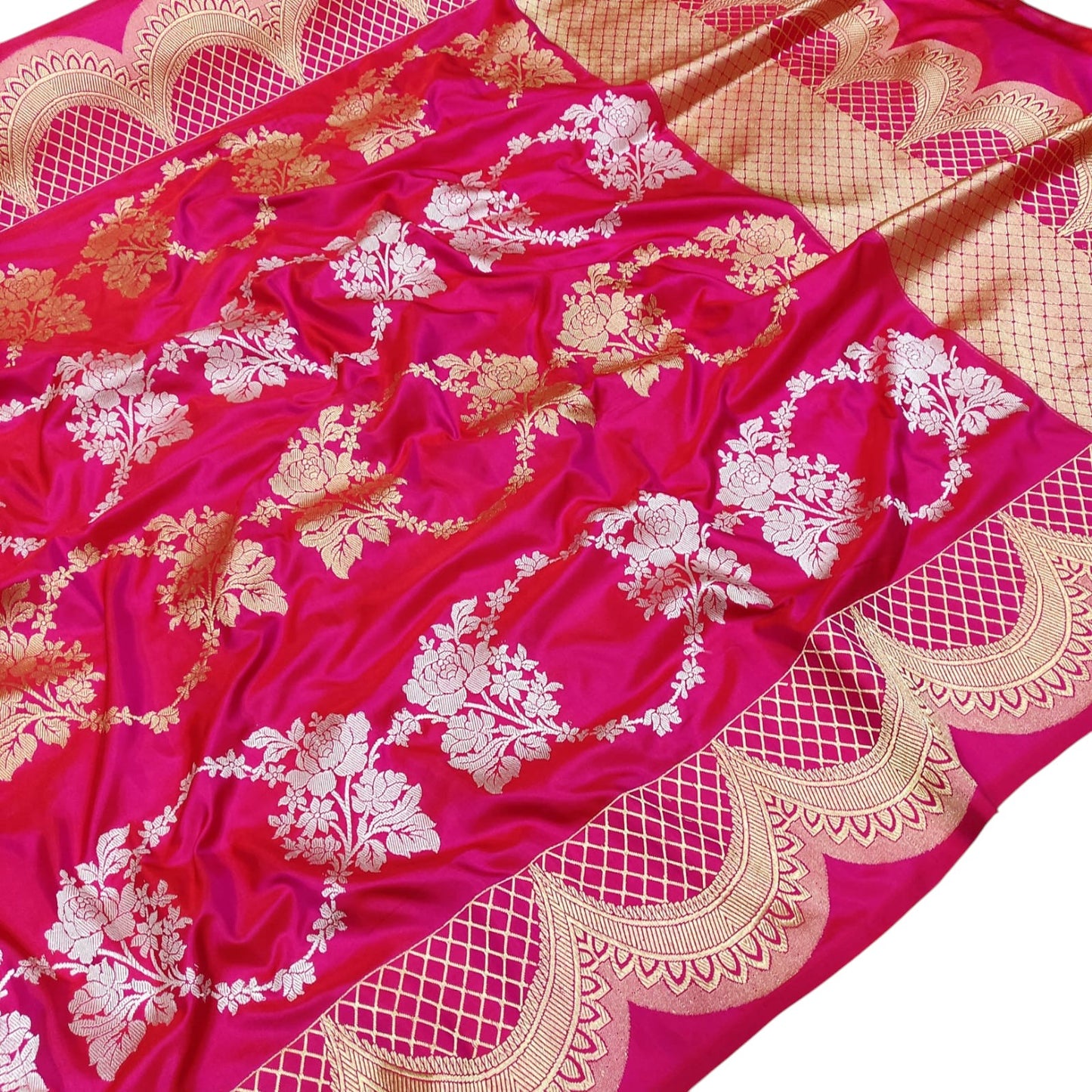 Exquisite Pink Handloom Banarasi Pure Katan Silk Sona Roopa Flower Design Saree - Luxurion World