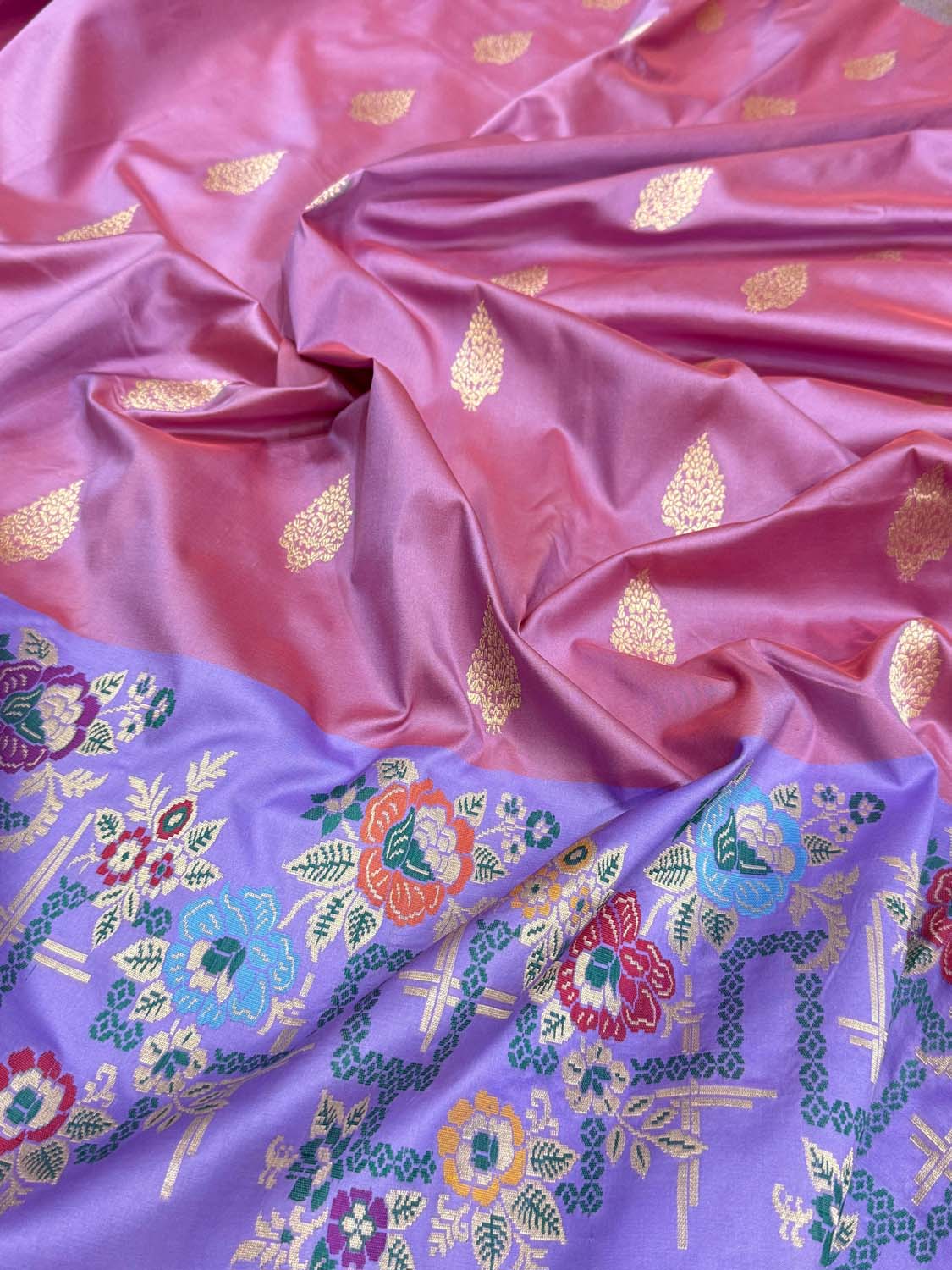 Pink Handloom Banarasi Pure Katan Silk Flower Design Meenakari Saree - Luxurion World