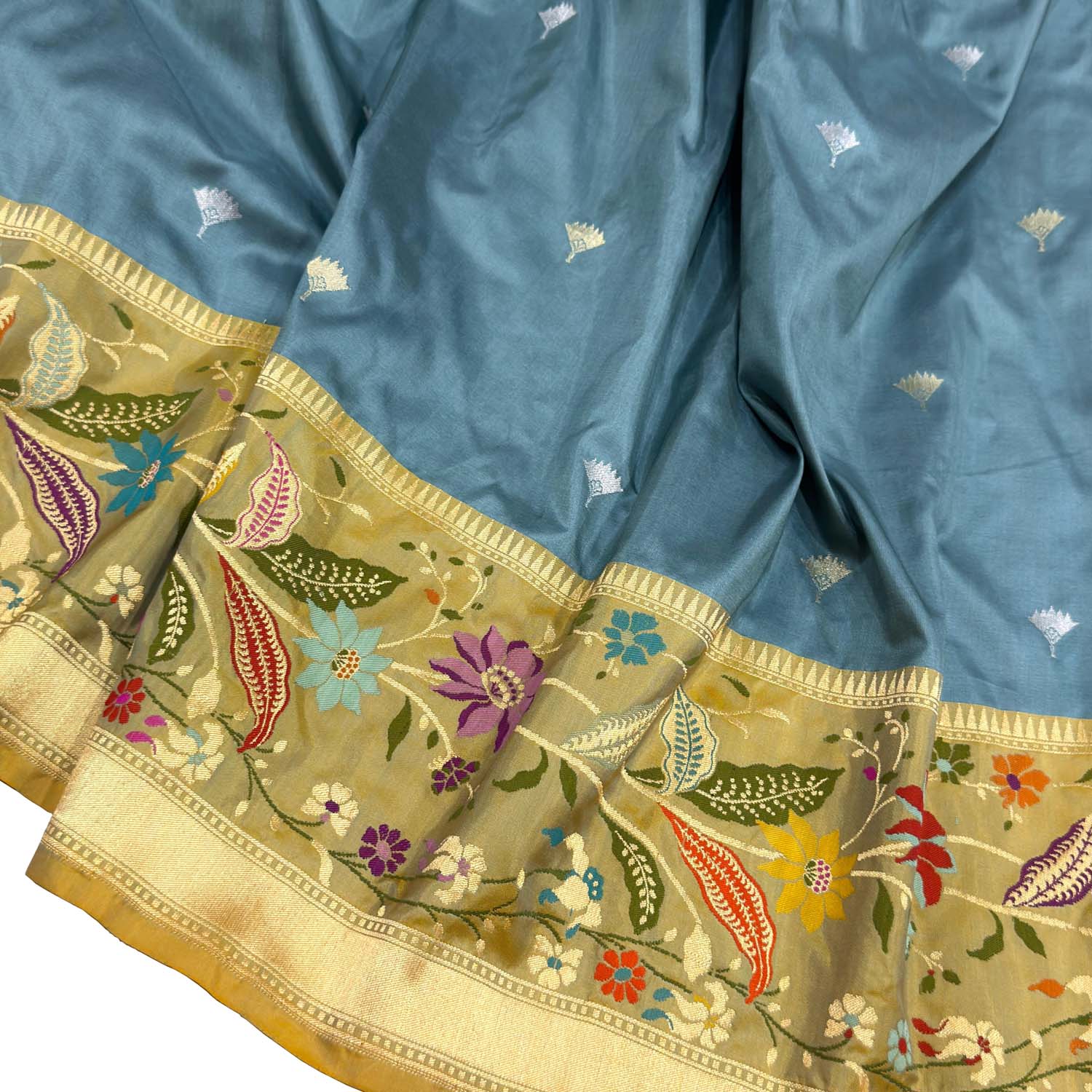 Blue Handloom Banarasi Pure Katan Silk Flower Design Meenakari Saree - Luxurion World