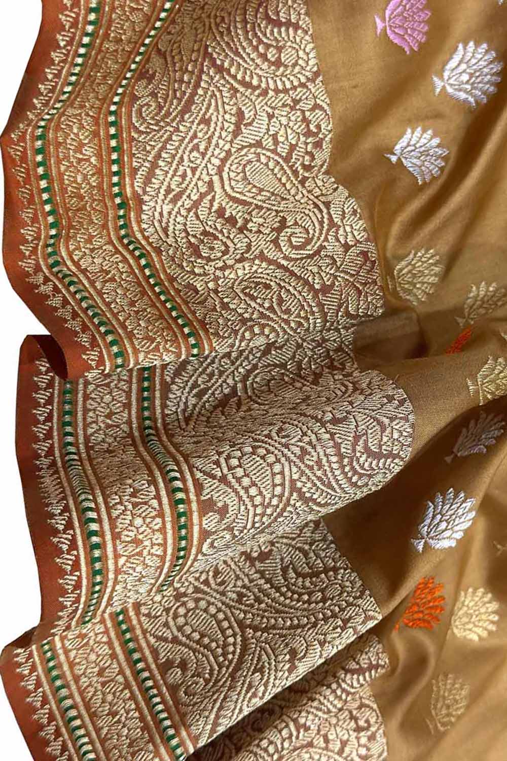 Golden Handloom Banarasi Pure Katan Silk Sona Roopa Flower Design Saree