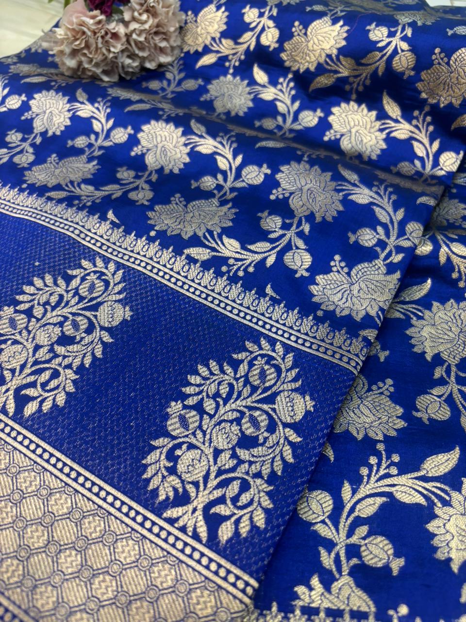 Exquisite Blue Handloom Banarasi Pure Katan Silk Flower Design Saree - Luxurion World