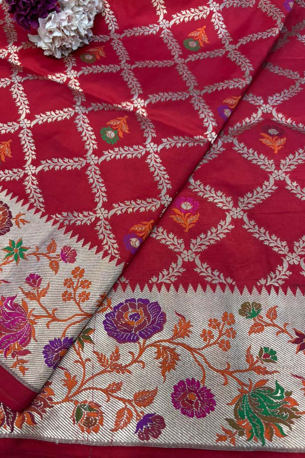 Exquisite Red Handloom Banarasi Pure Katan Silk Flower Design Meenakari Saree - Luxurion World