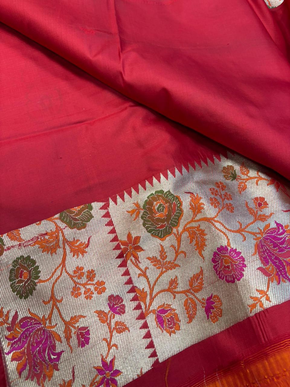 Exquisite Red Handloom Banarasi Pure Katan Silk Flower Design Meenakari Saree - Luxurion World