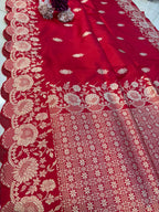 Exquisite Red Handloom Banarasi Pure Katan Silk Flower Design Scallop Border Saree - Luxurion World