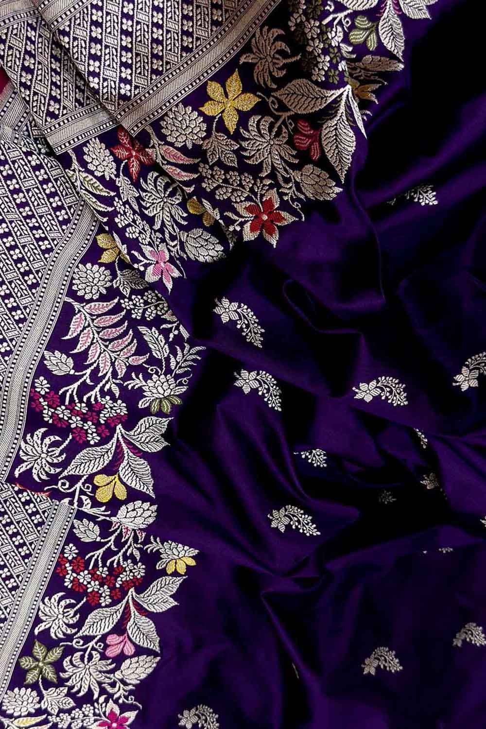 Purple Handloom Banarasi Pure Katan Silk Flower Design Meenakari Saree - Luxurion World
