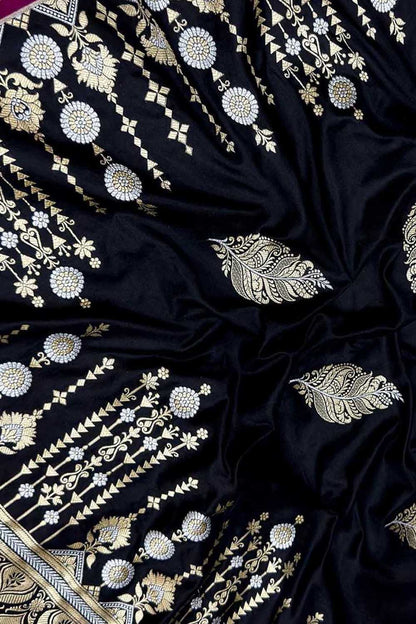 Black Handloom Banarasi Pure Katan Silk Leaf Design Saree - Luxurion World