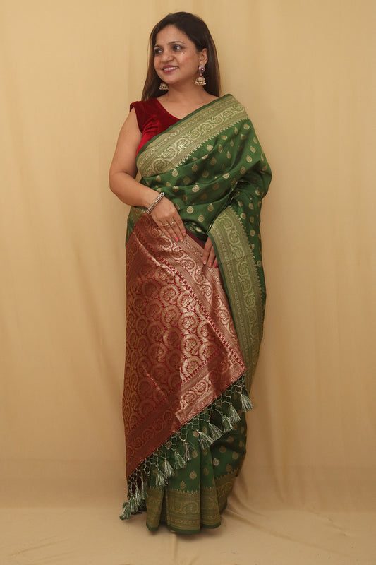 Stunning Green Banarasi Cotton Silk Saree - Elegant and Timeless - Luxurion World