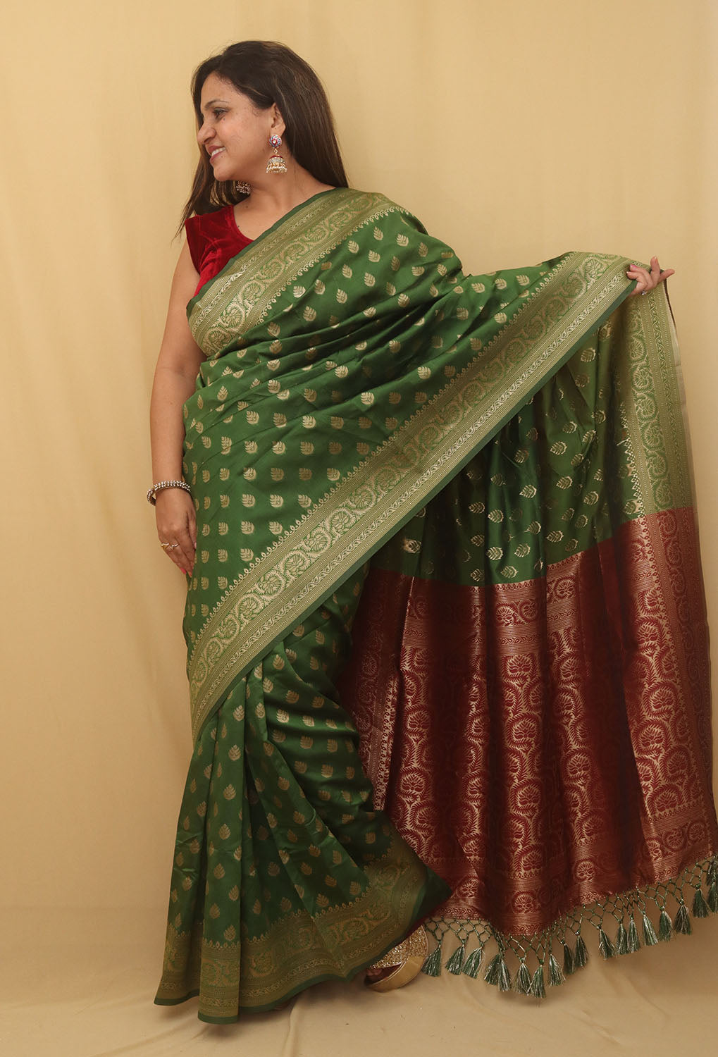Stunning Green Banarasi Cotton Silk Saree - Elegant and Timeless - Luxurion World