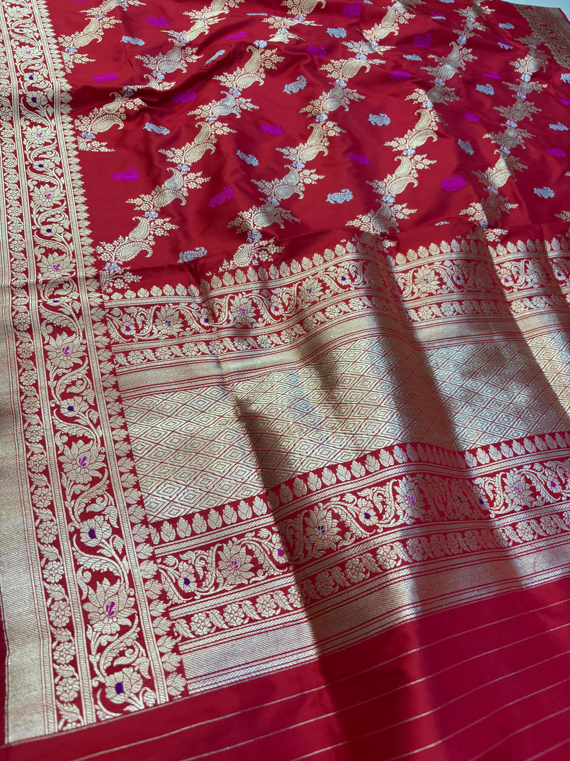 Red Banarasi Handloom Pure Katan Silk Sona Roopa Paisley Design Saree - Luxurion World