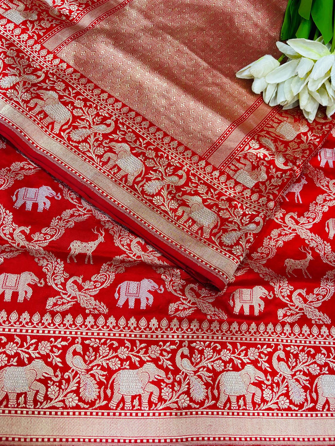 Red Banarasi Handloom Pure Katan Silk Shikargah Design Sona Roopa Saree - Luxurion World