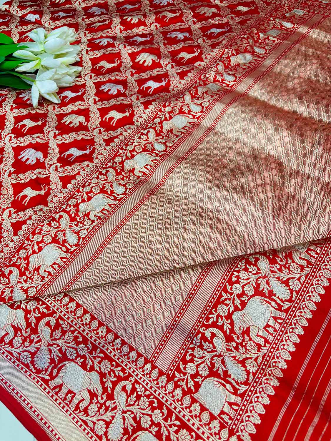 Red Banarasi Handloom Pure Katan Silk Shikargah Design Sona Roopa Saree - Luxurion World