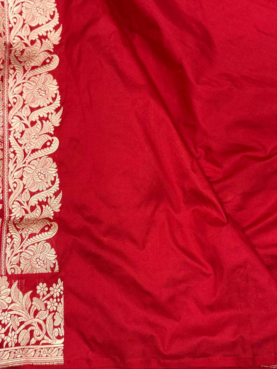 Exquisite Red Handloom Banarasi Pure Katan Silk Jaal Work Saree - Luxurion World