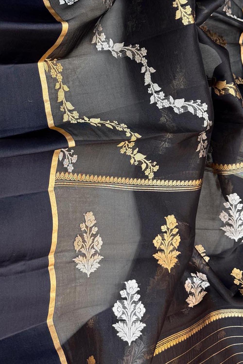 Black Banarasi Handloom Kora Silk Sona Roopa Flower Design Saree