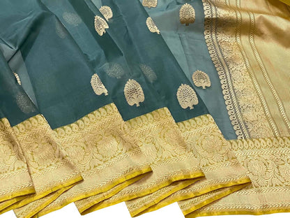 Exquisite Green Banarasi Handloom Pure Kora Silk Saree - Luxurion World