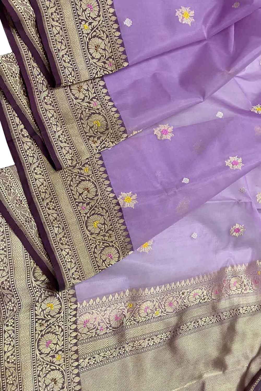 Elegant Purple Banarasi Silk Saree: Handloom Beauty - Luxurion World