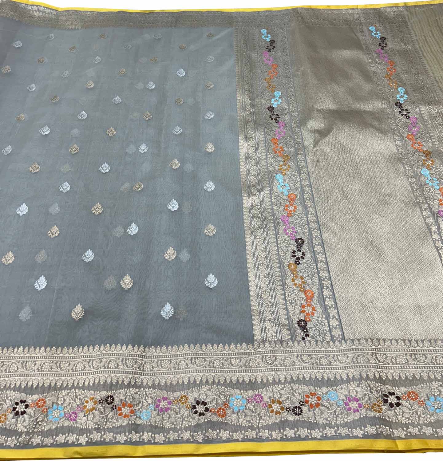 Grey Handloom Banarasi Pure Kora Organza Flower Design Saree - Luxurion World