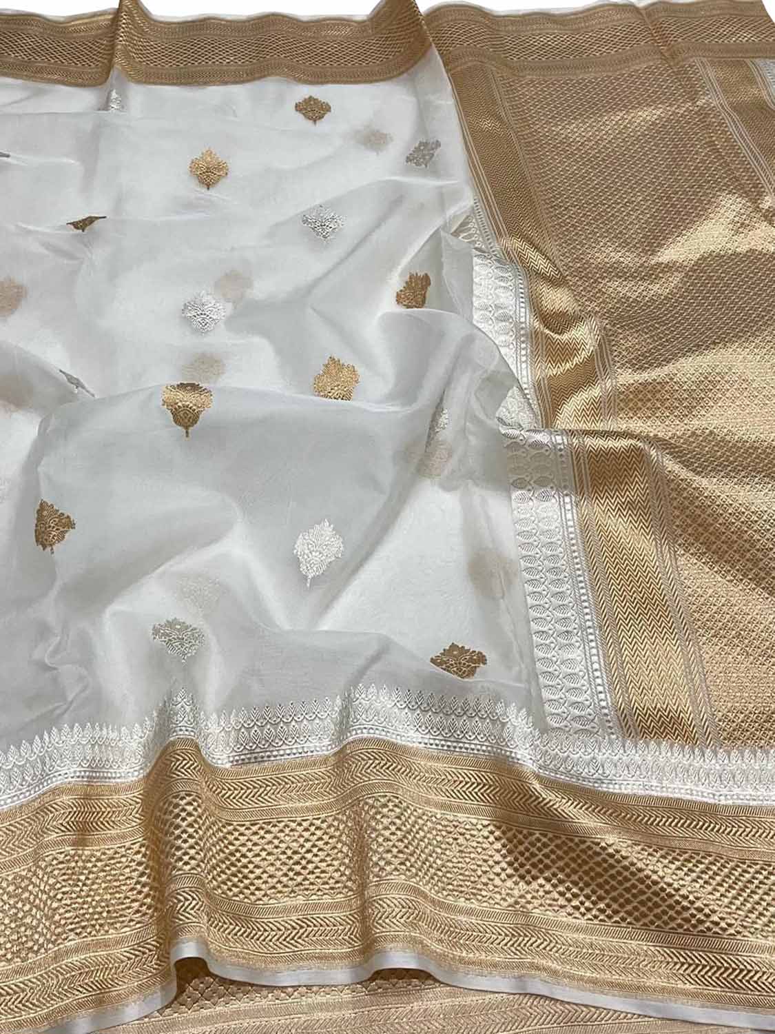 Off White Handloom Banarasi Pure Kora Silk Saree - Luxurion World