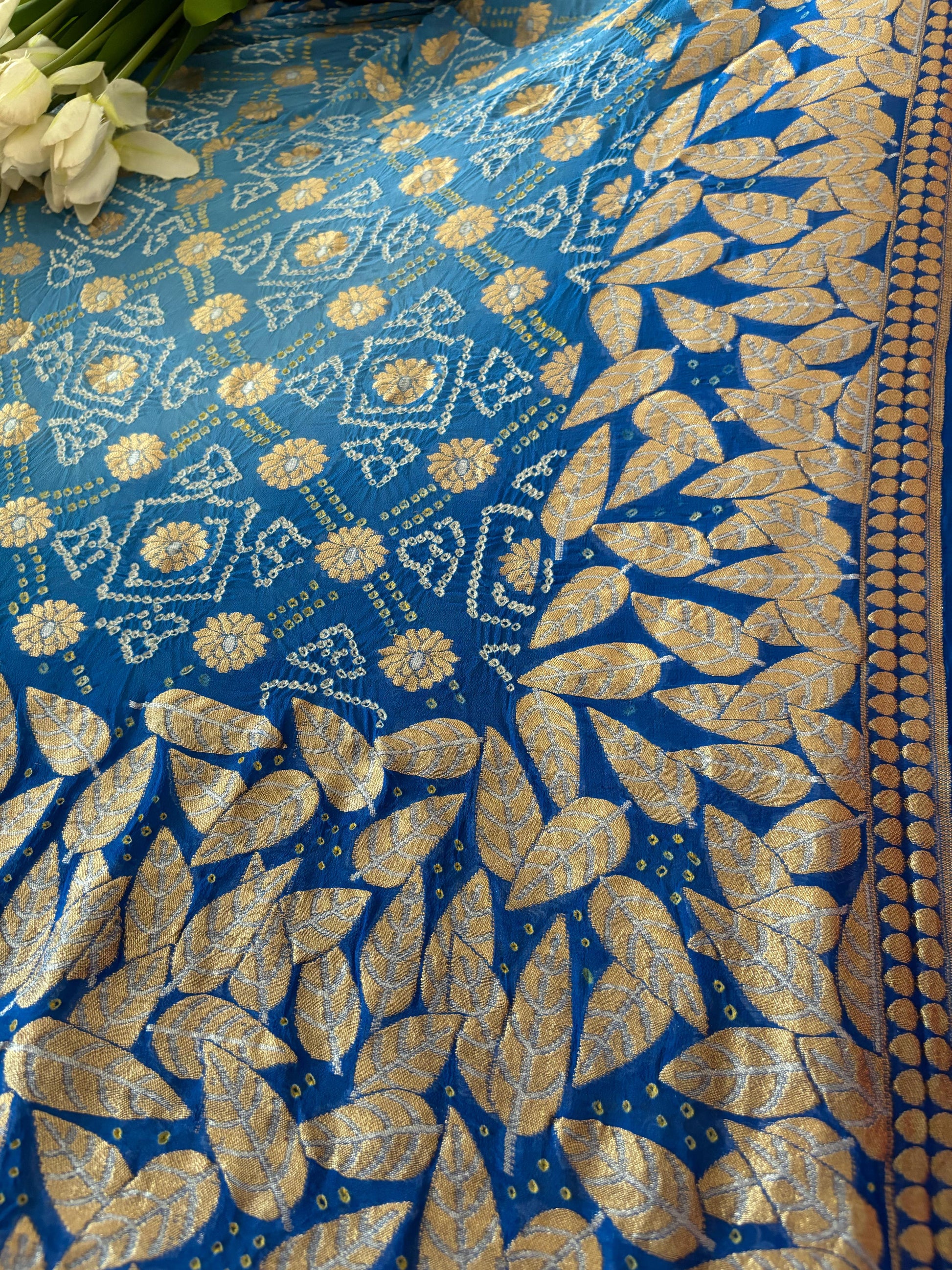 Elegant Blue Banarasi Bandhani Pure Georgette Sona Roopa Leaf Design Saree - Luxurion World