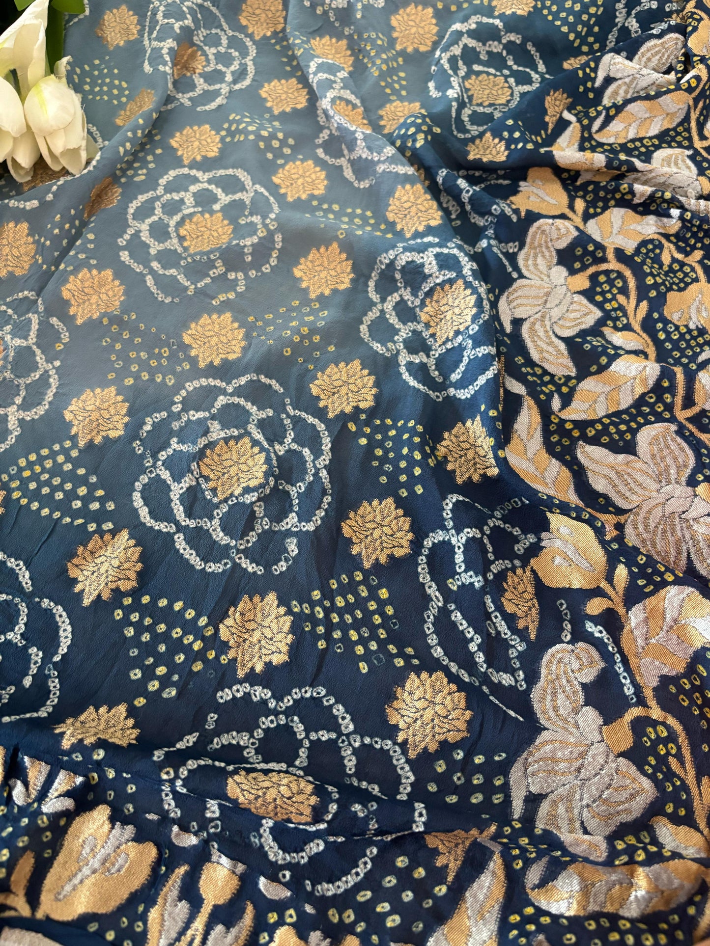 Elegant Grey Banarasi Bandhani Pure Georgette Sona Roopa Shaded Saree - Luxurion World