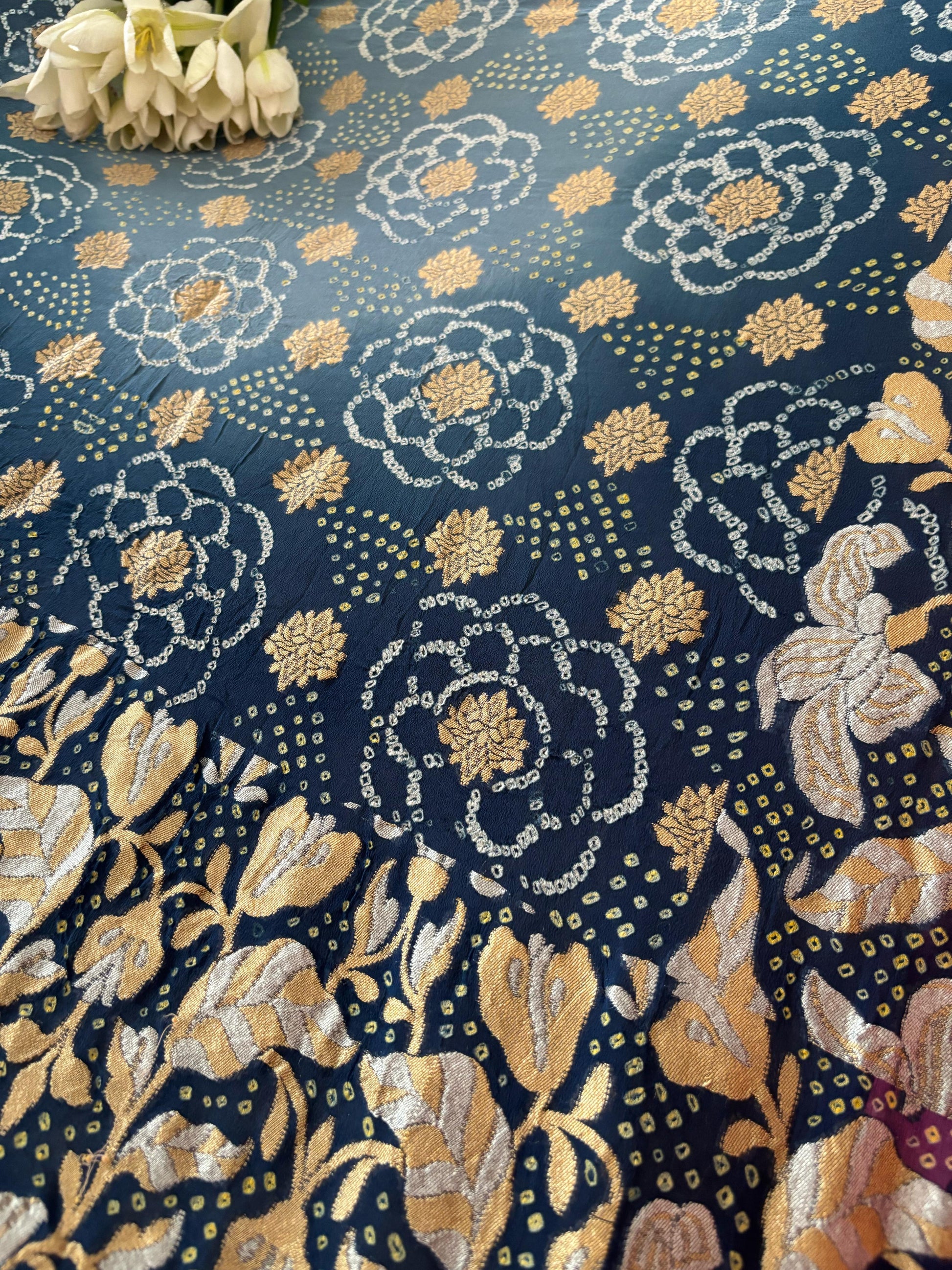 Elegant Grey Banarasi Bandhani Pure Georgette Sona Roopa Shaded Saree - Luxurion World