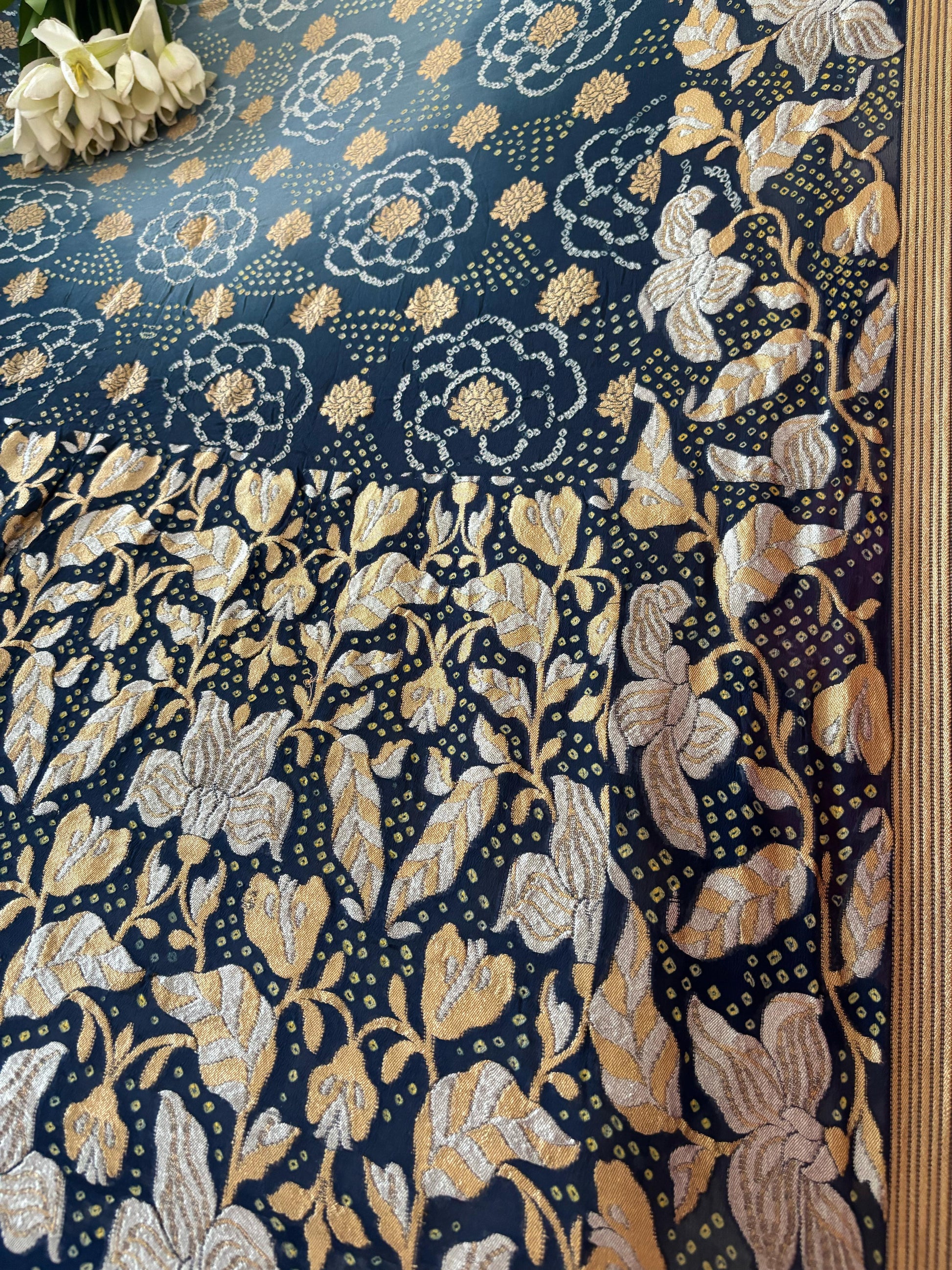 Elegant Grey Banarasi Bandhani Pure Georgette Sona Roopa Shaded Saree - Luxurion World