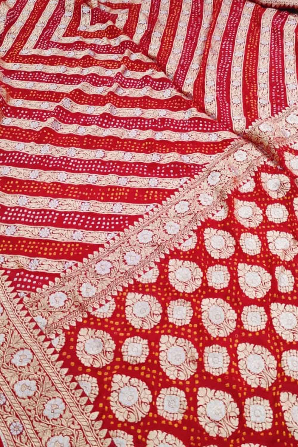 Red Georgette Banarasi Bandhani Saree - Elegant and Traditional - Luxurion World