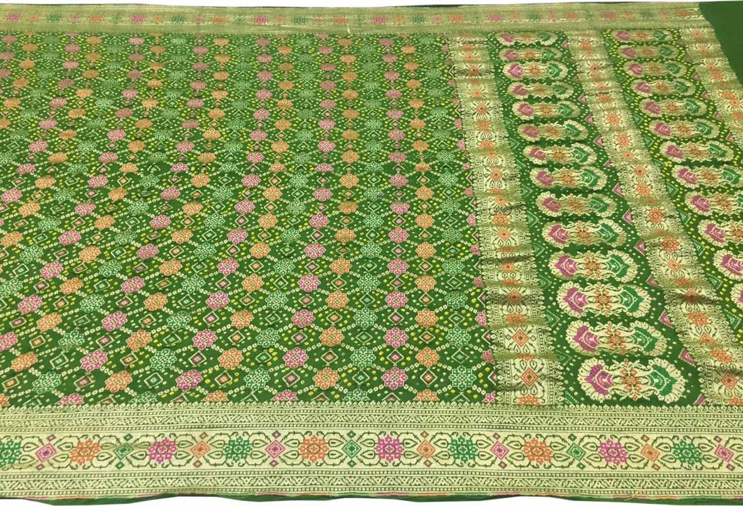 Green Banarasi Bandhani Georgette Saree - Elegant and Traditional - Luxurion World