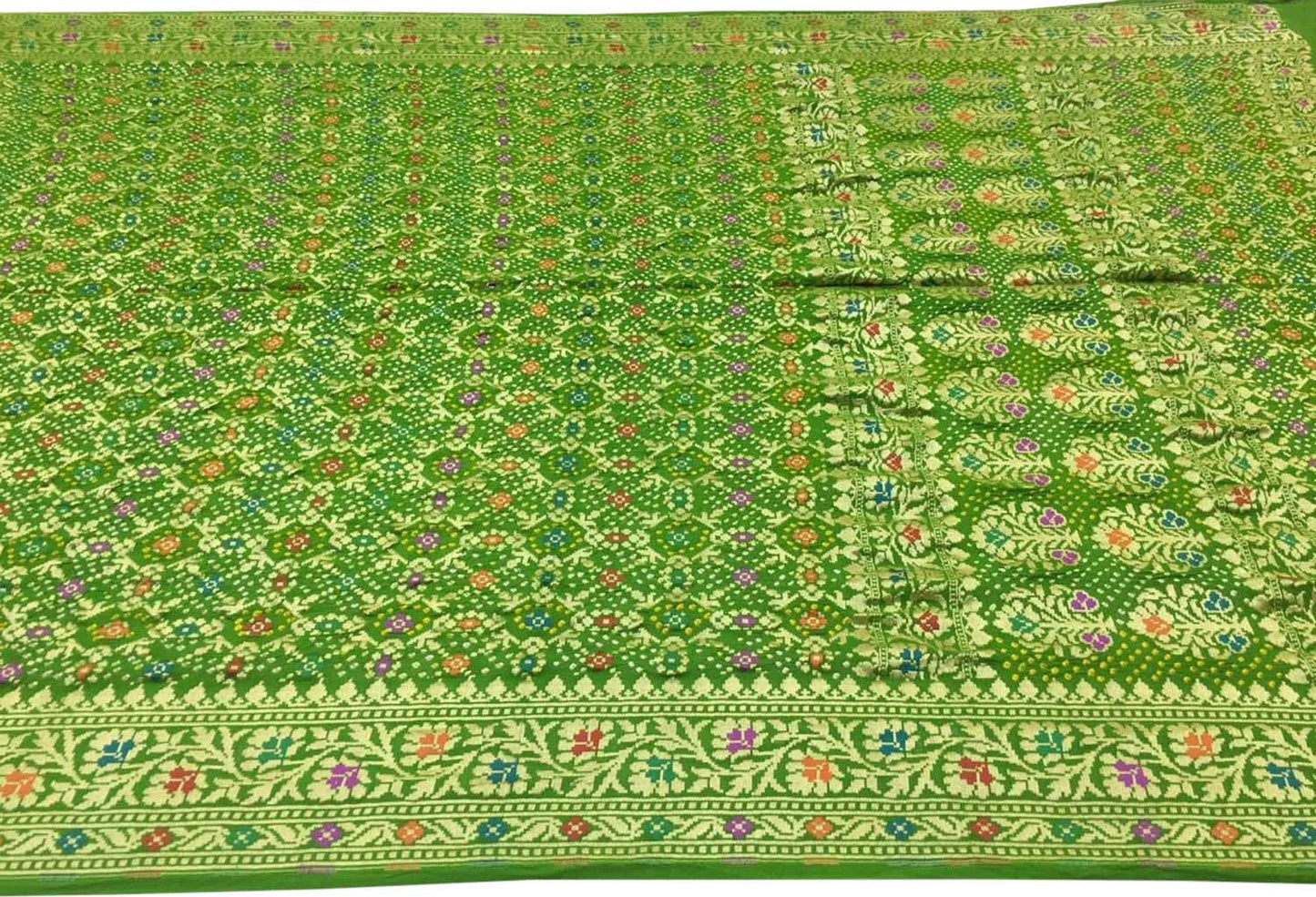 Green Banarasi Bandhani Georgette Saree - Elegant and Traditional - Luxurion World