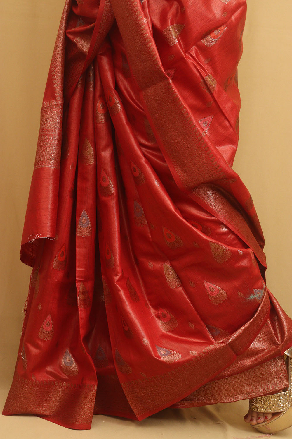 Red Bhagalpur Tussar Moonga Silk Saree - Luxurion World