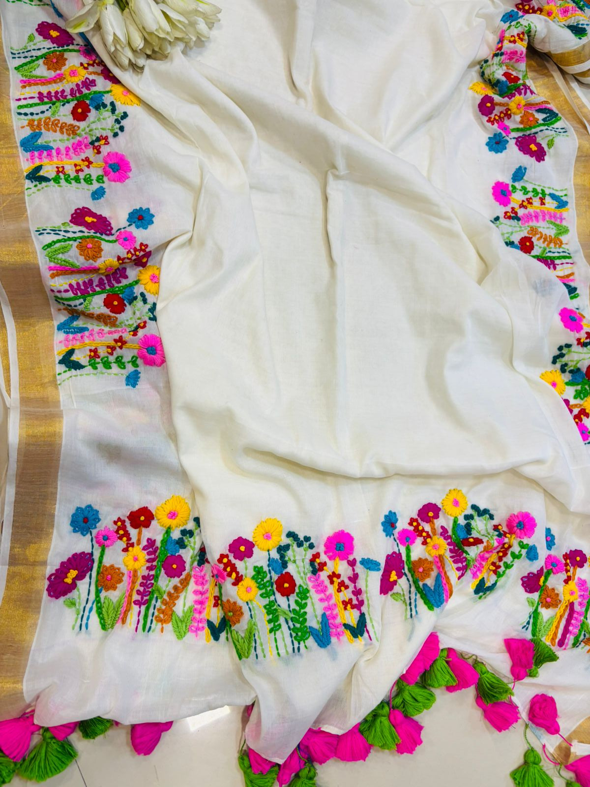 Stunning White Bengal Khadi Cotton Embroidered Flower Design Saree - Luxurion World