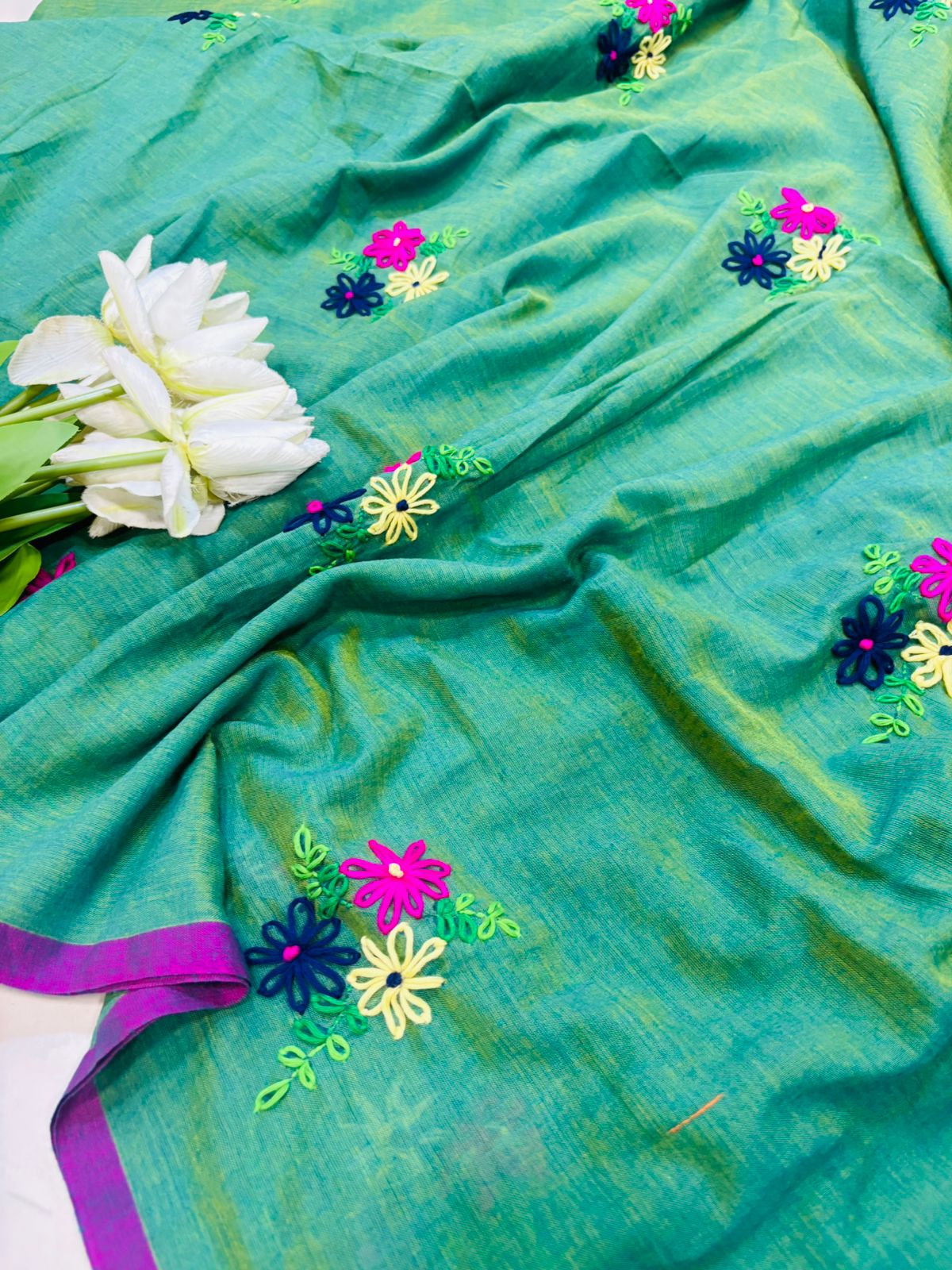 Stunning Green Bengal Khadi Cotton Embroidered Flower Design Saree - Luxurion World