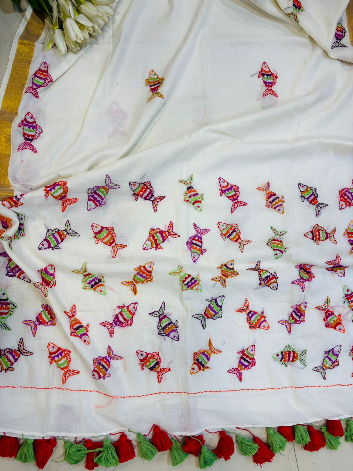 Elegant White Bengal Khadi Cotton Embroidered Fish Design Saree - Luxurion World