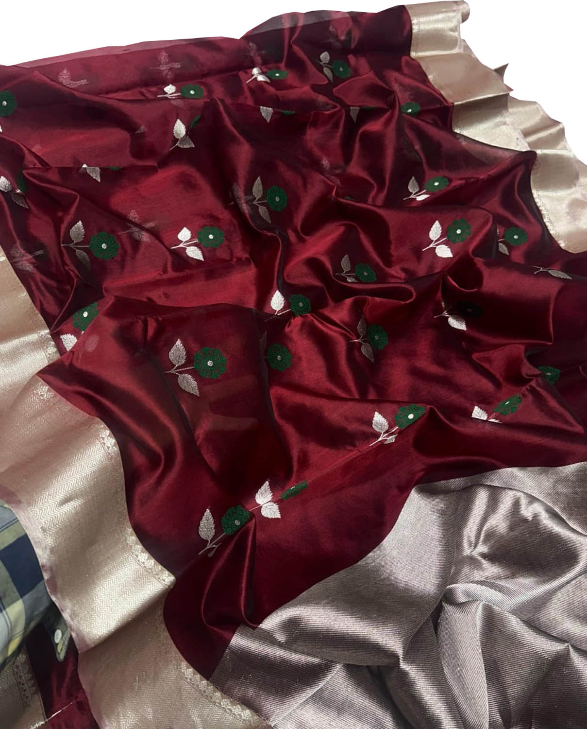 Maroon Chanderi Handloom Pure Silk Flower Design Saree - Luxurion World