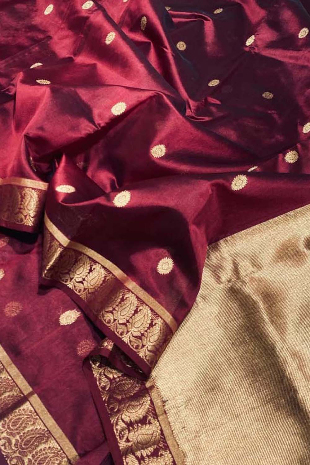 Exquisite Maroon Chanderi Handloom Pure Silk Booti Design Saree - Luxurion World