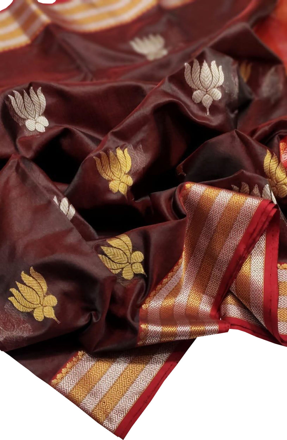 Maroon Chanderi Handloom Pure Silk Flower Design Saree - Luxurion World