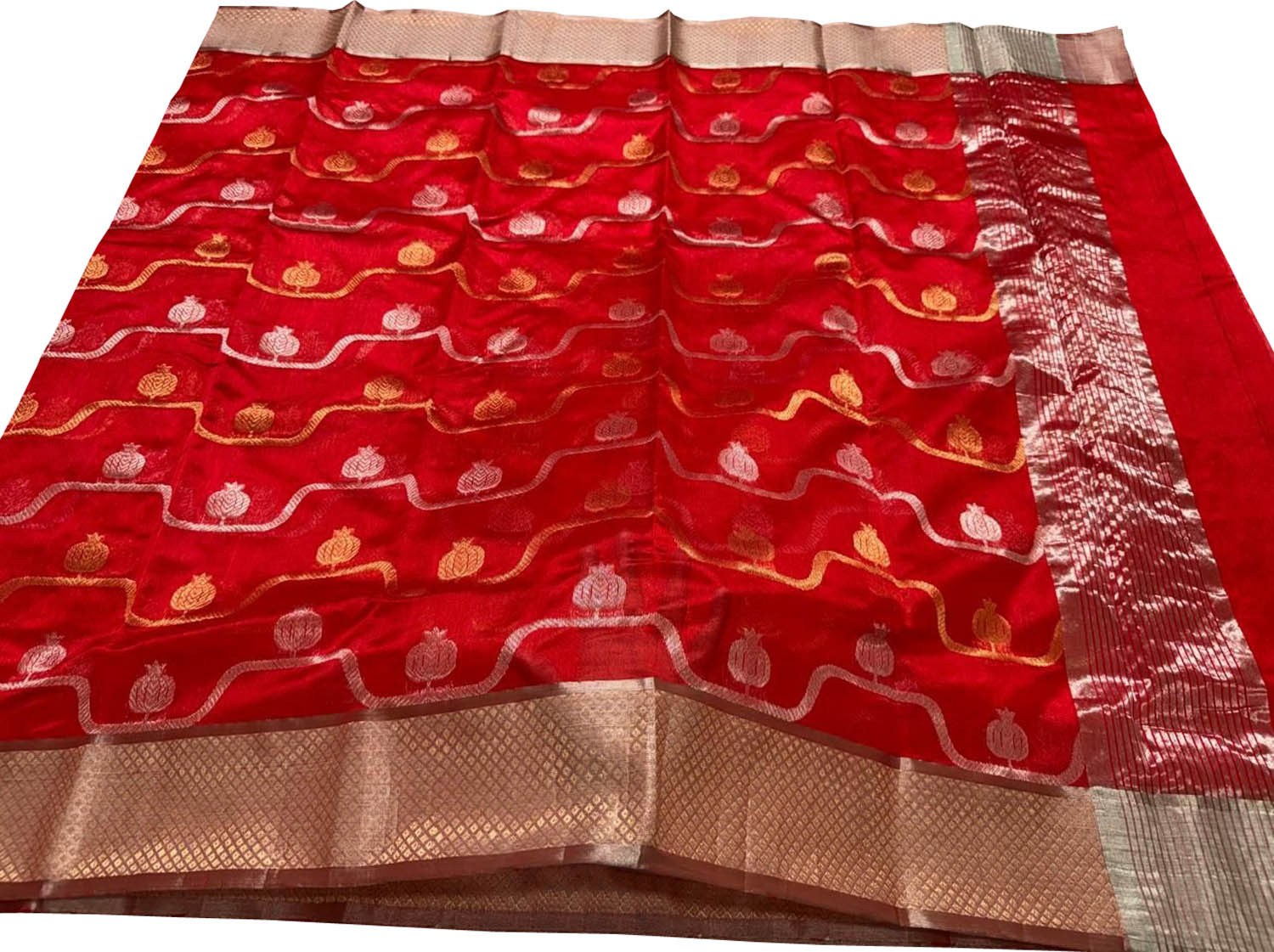 Red Chanderi Pure Pattu Silk Saree - Luxurion World