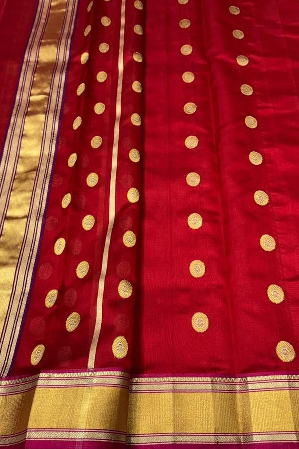 Red Exclusive Pure Pattu Silk Ek Naal Border And Motif Chanderi Saree - Luxurion World
