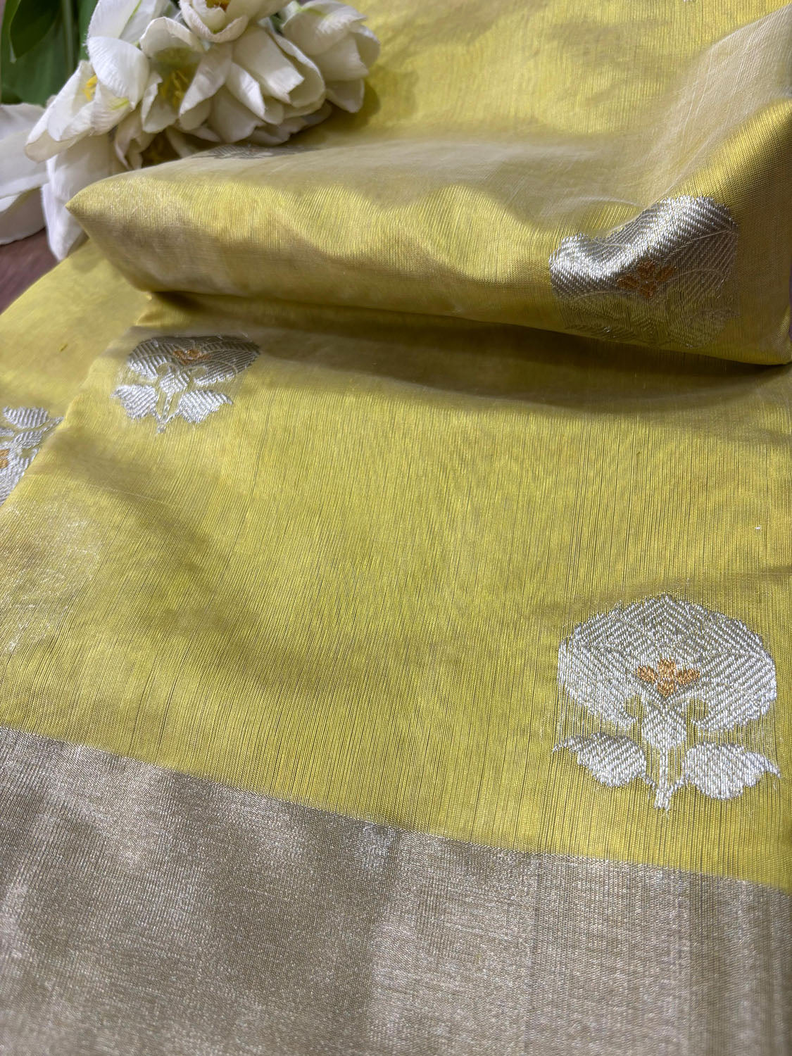 Yellow Chanderi Handloom Pure Silk Flower Design Saree - Luxurion World