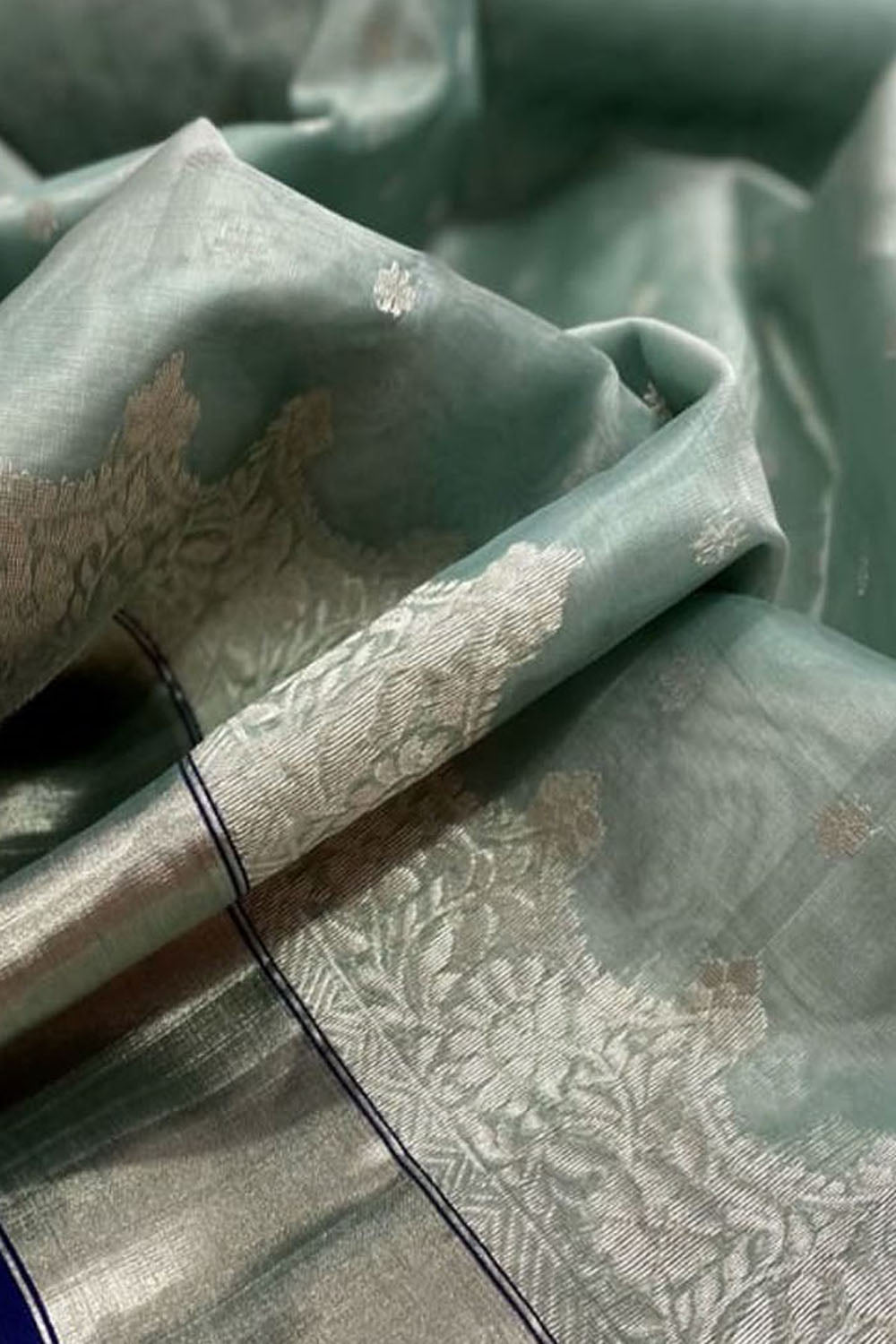 Green Chanderi Handloom Katan Organza Silk Saree: Pure Elegance - Luxurion World