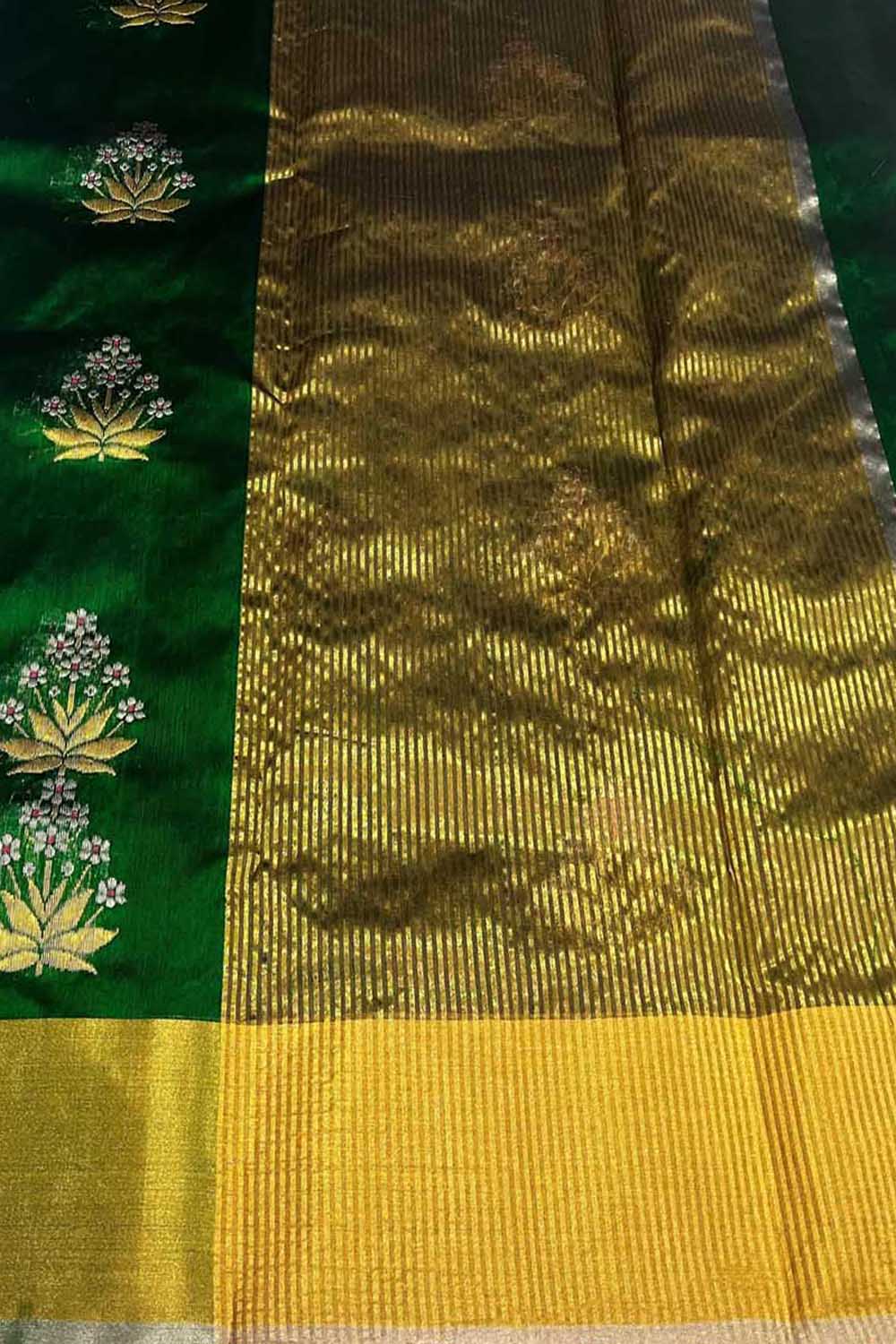 Exquisite Green Chanderi Handloom Pure Silk Saree: Timeless Elegance - Luxurion World
