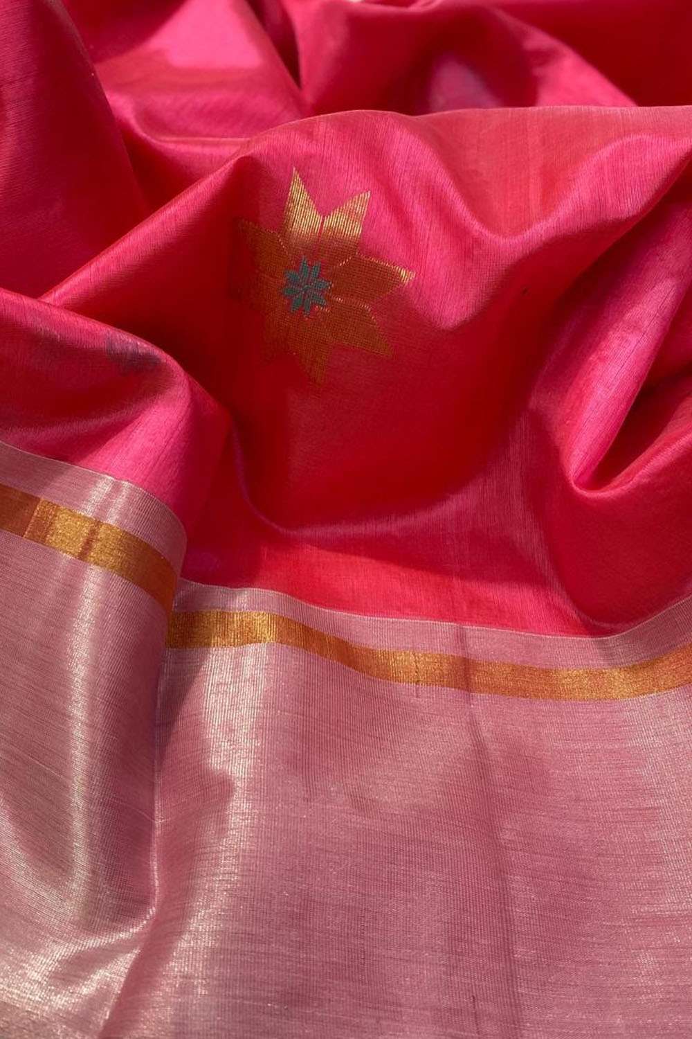 Elegant Pink Chanderi Handloom Silk Saree: A Timeless Classic - Luxurion World