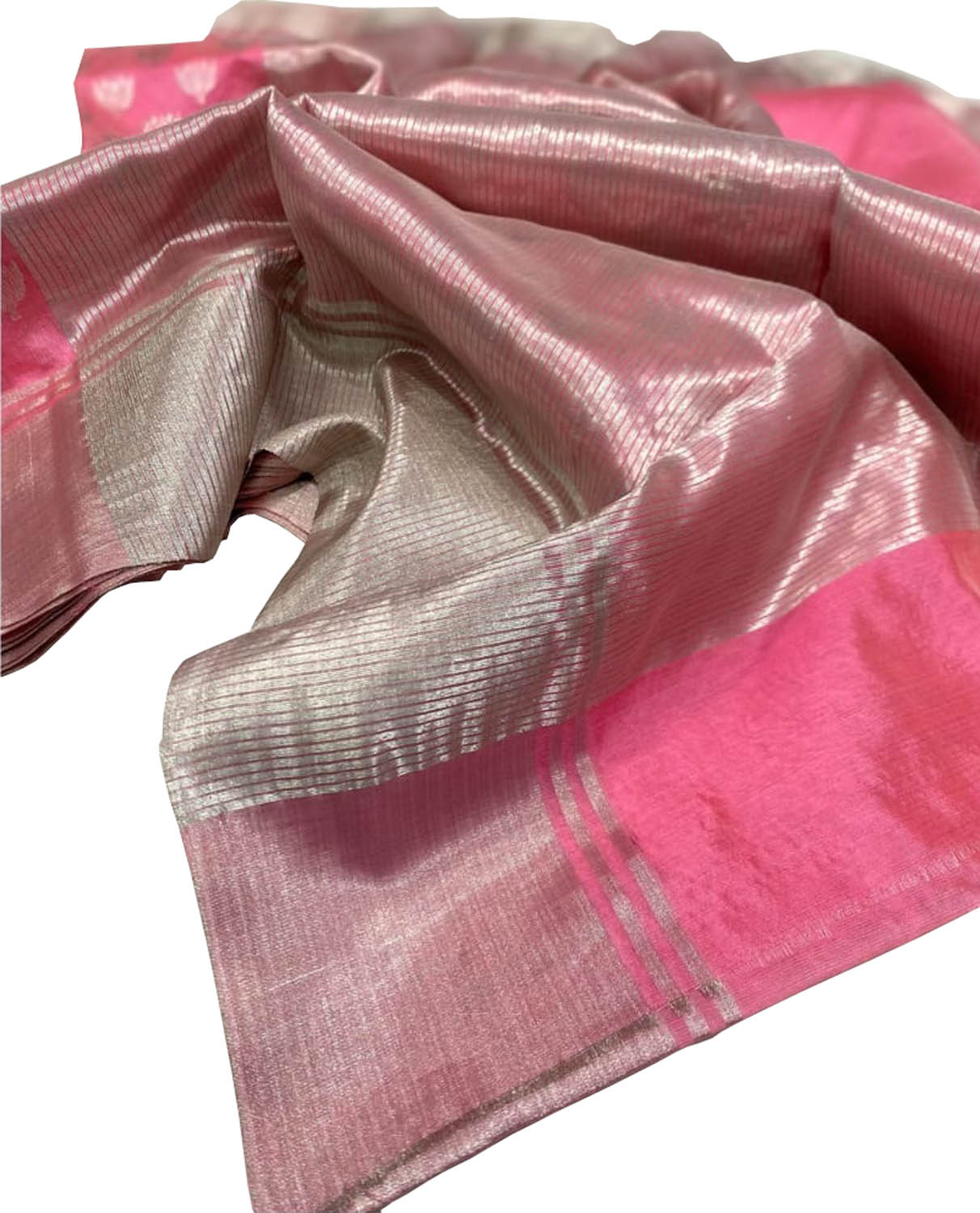 Beautiful Pink Chanderi Silk Saree - Handloom Perfection - Luxurion World
