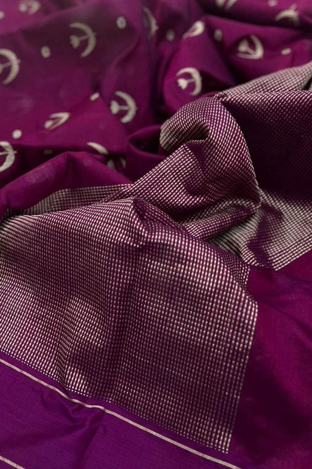 Elegant Purple Silk Saree: Handloom Chanderi Beauty - Luxurion World