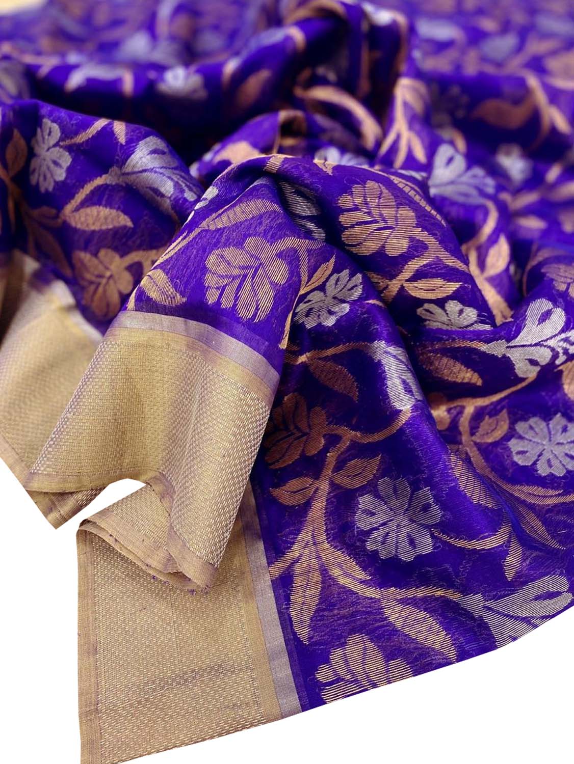 Exquisite Purple Chanderi Handloom Pure Silk Flower Design Saree - Luxurion World