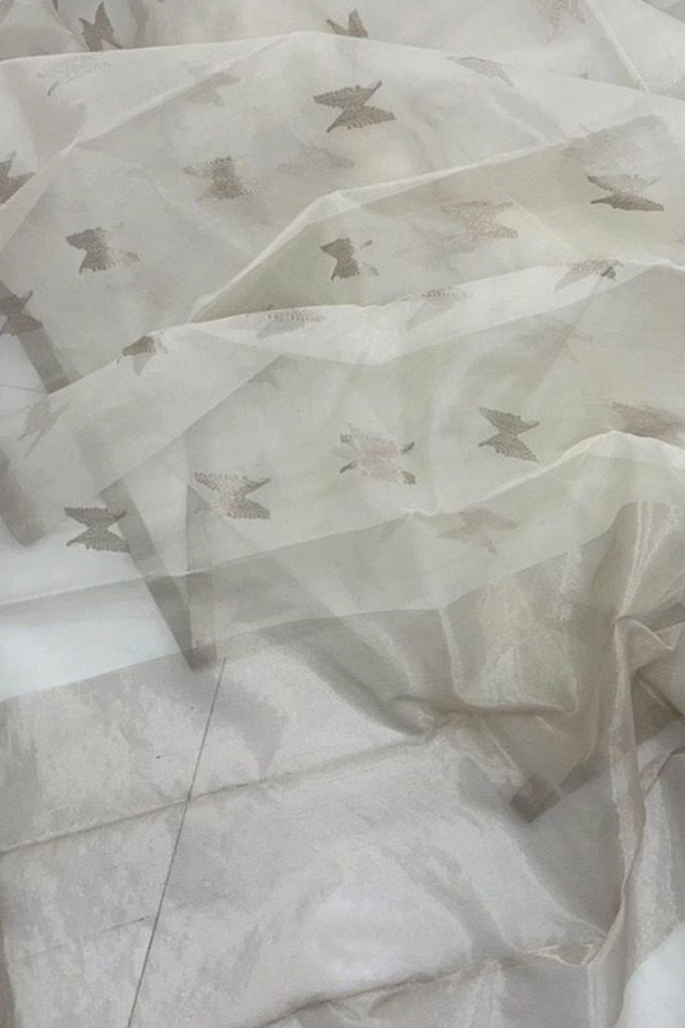 Off White Handloom Chanderi Pure Katan Organza Silk Saree - Luxurion World