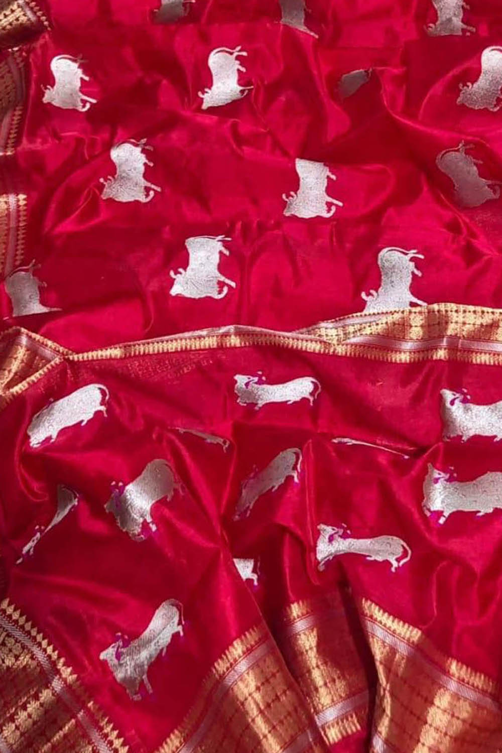 Red Handloom Pure Pattu Silk Chanderi Cow Design Saree - Luxurion World