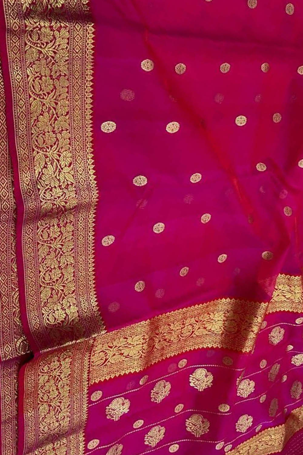 Handloom Chanderi Silk Saree with Booti Design - Luxurion World