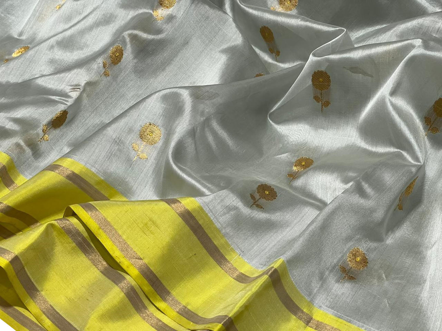 Silver Chanderi Handloom Pure Silk Saree - Luxurion World