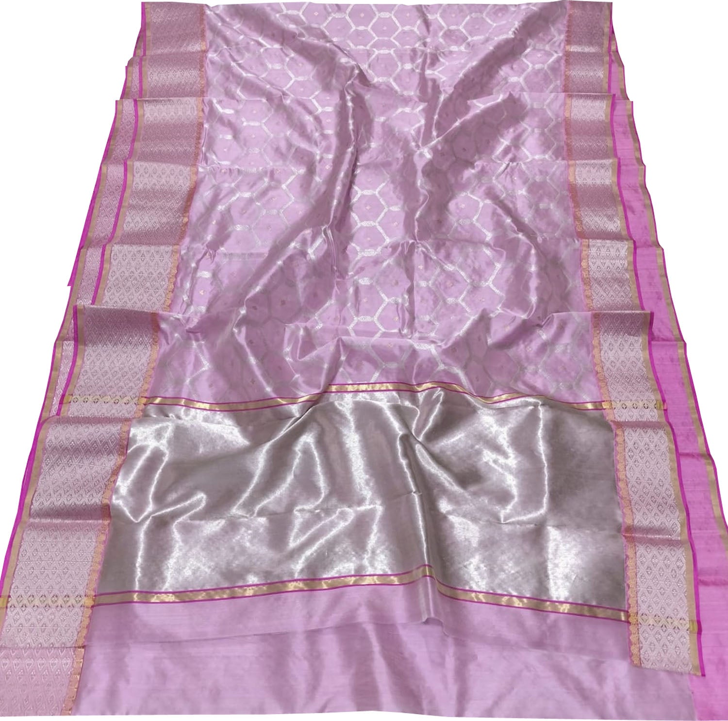 Elegant Pink Chanderi Handloom Pure Silk Saree: A Timeless Classic - Luxurion World
