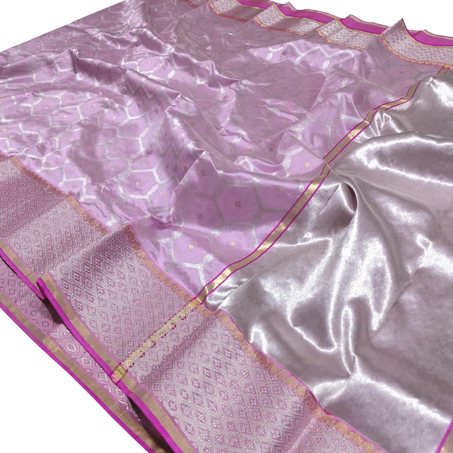 Elegant Pink Chanderi Handloom Pure Silk Saree: A Timeless Classic - Luxurion World